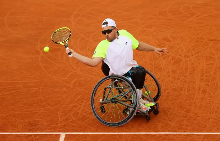 Alcott defends Roland Garros singles title